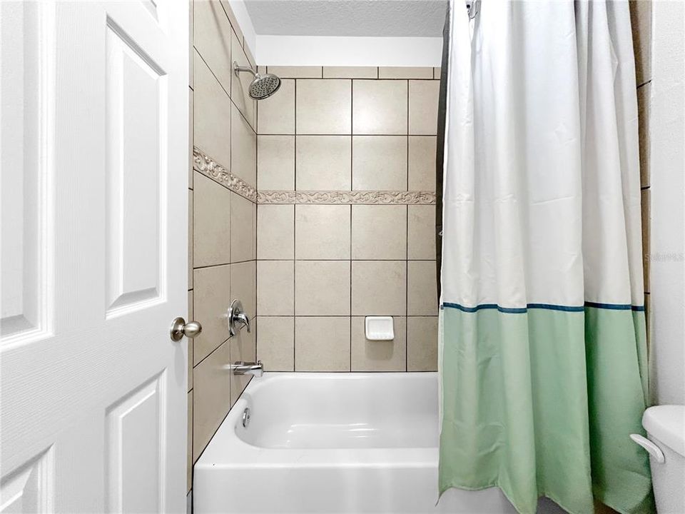 For Rent: $3,450 (5 beds, 3 baths, 3497 Square Feet)