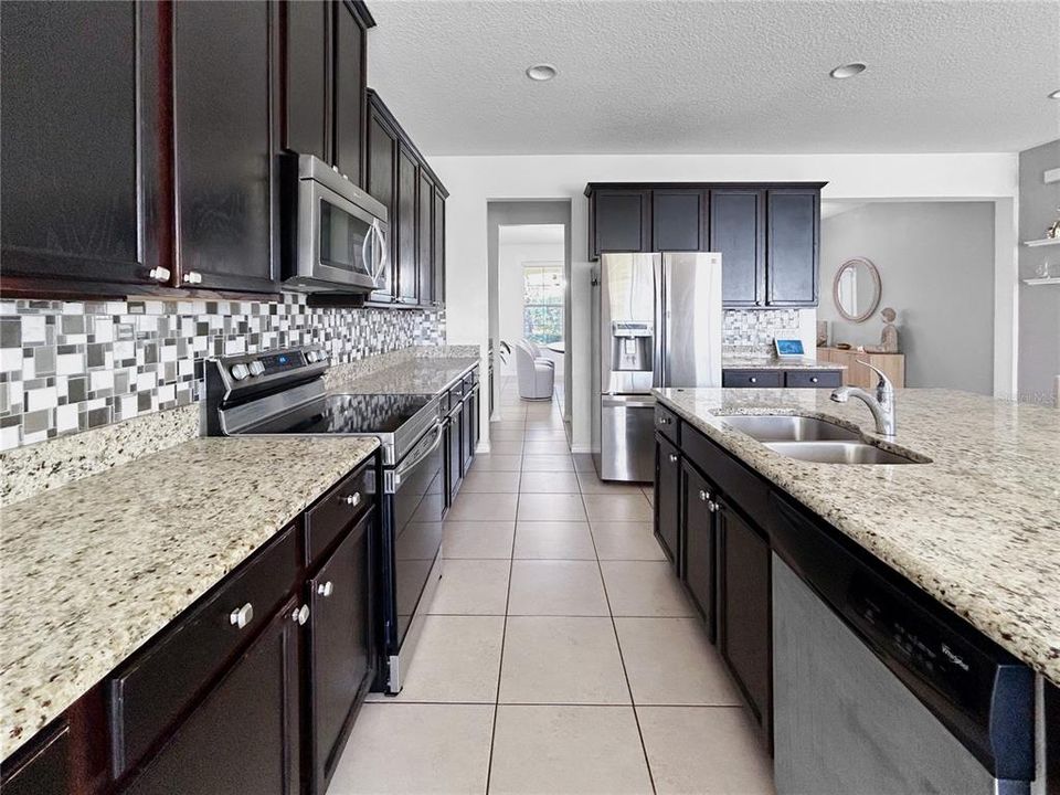 For Rent: $3,450 (5 beds, 3 baths, 3497 Square Feet)