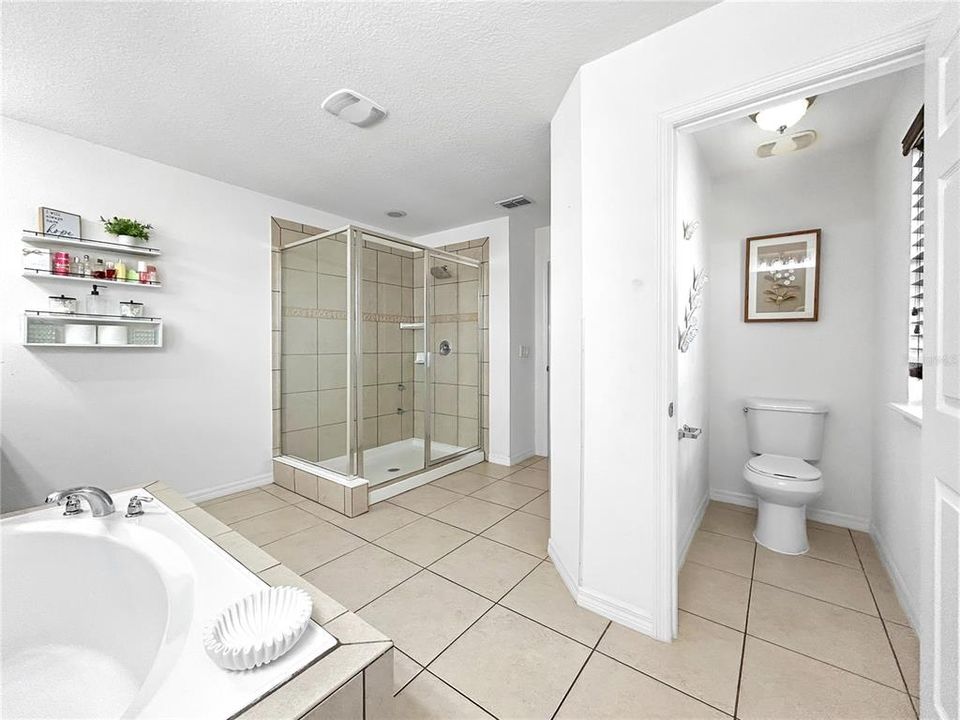 For Rent: $3,450 (5 beds, 3 baths, 3497 Square Feet)