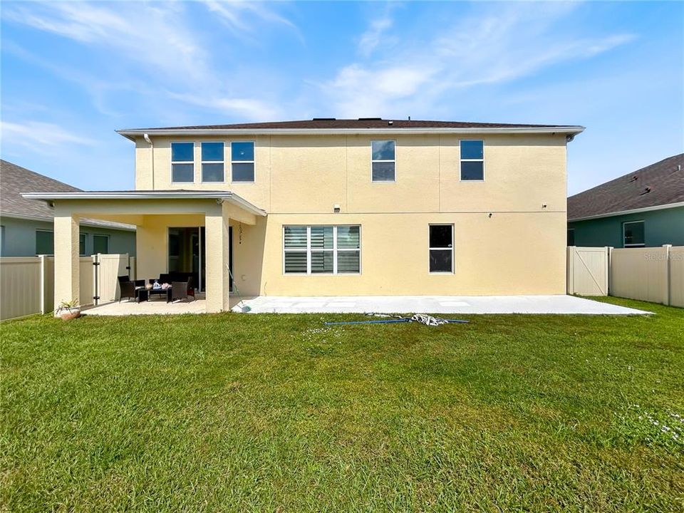 For Rent: $3,450 (5 beds, 3 baths, 3497 Square Feet)