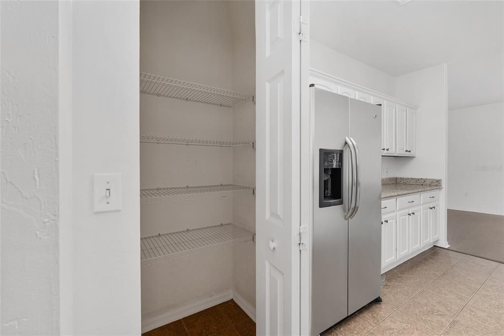 На продажу: $440,000 (4 спален, 2 ванн, 2246 Квадратных фут)