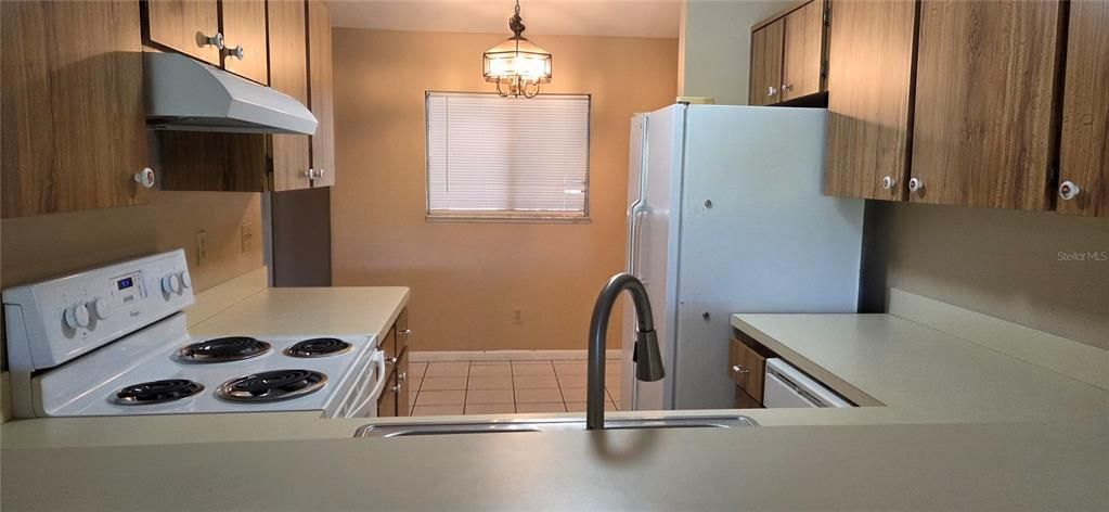 For Rent: $1,850 (2 beds, 2 baths, 960 Square Feet)