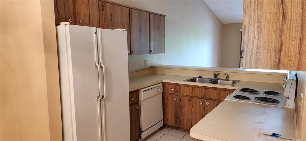 For Rent: $1,850 (2 beds, 2 baths, 960 Square Feet)