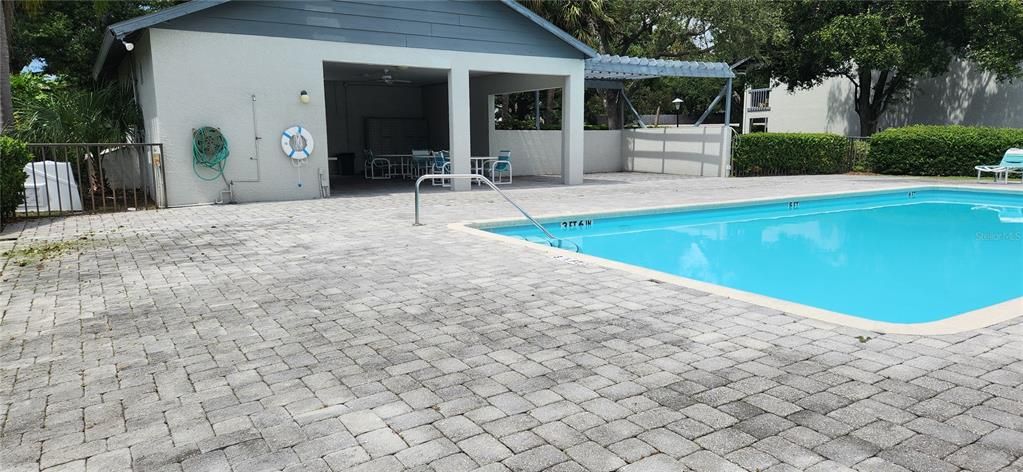 For Rent: $1,850 (2 beds, 2 baths, 960 Square Feet)