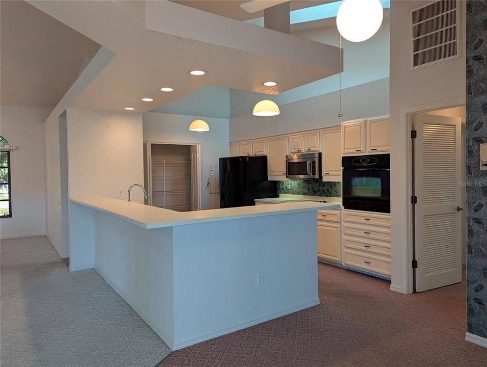 For Sale: $389,000 (3 beds, 2 baths, 2199 Square Feet)