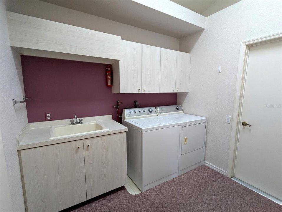 For Sale: $389,000 (3 beds, 2 baths, 2199 Square Feet)