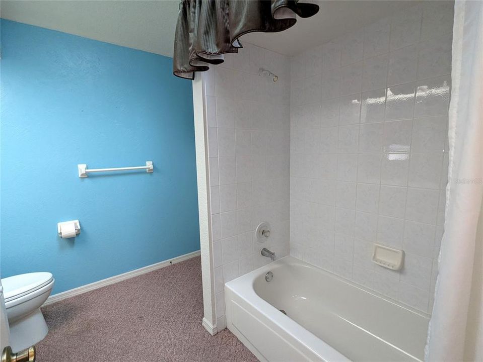 For Sale: $389,000 (3 beds, 2 baths, 2199 Square Feet)