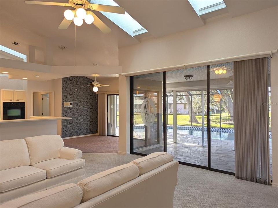 For Sale: $389,000 (3 beds, 2 baths, 2199 Square Feet)