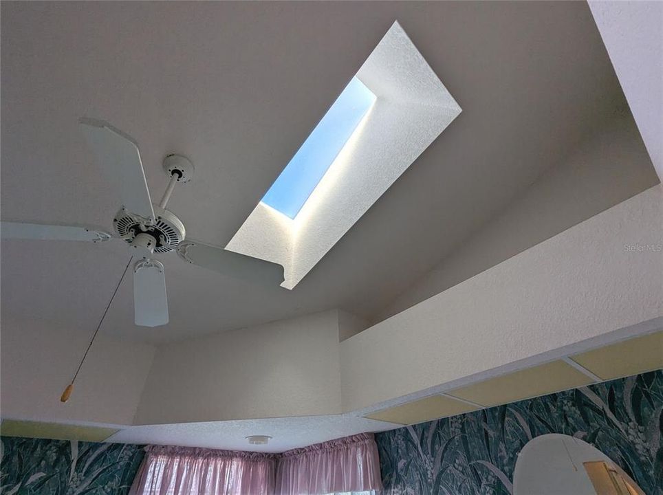 For Sale: $389,000 (3 beds, 2 baths, 2199 Square Feet)