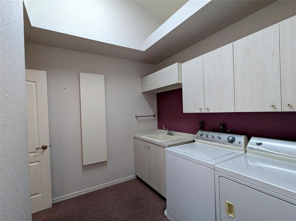 For Sale: $389,000 (3 beds, 2 baths, 2199 Square Feet)