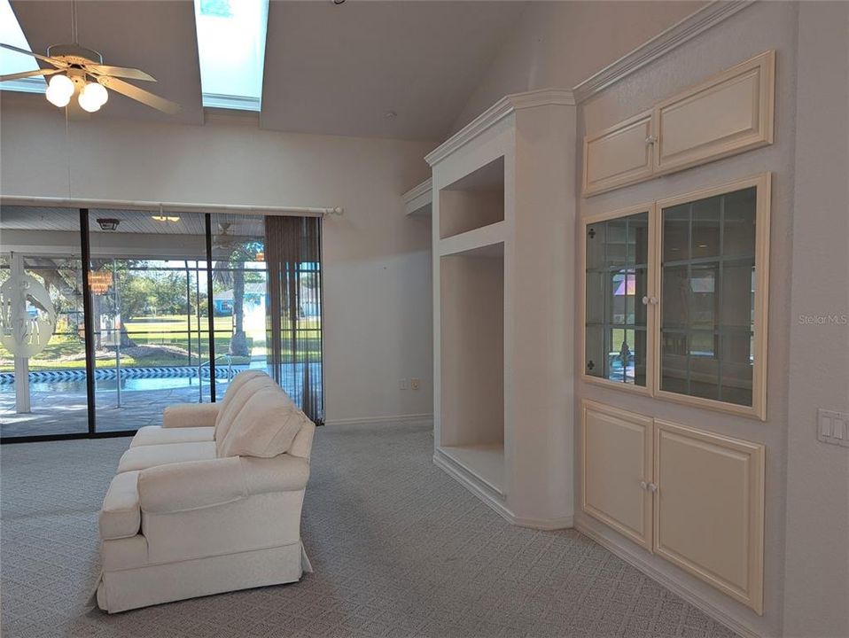 For Sale: $389,000 (3 beds, 2 baths, 2199 Square Feet)