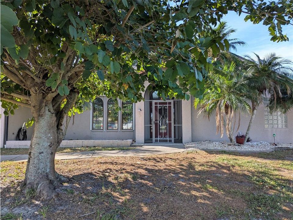 For Sale: $389,000 (3 beds, 2 baths, 2199 Square Feet)