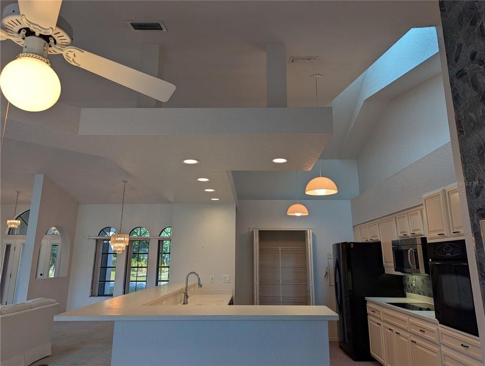 For Sale: $389,000 (3 beds, 2 baths, 2199 Square Feet)