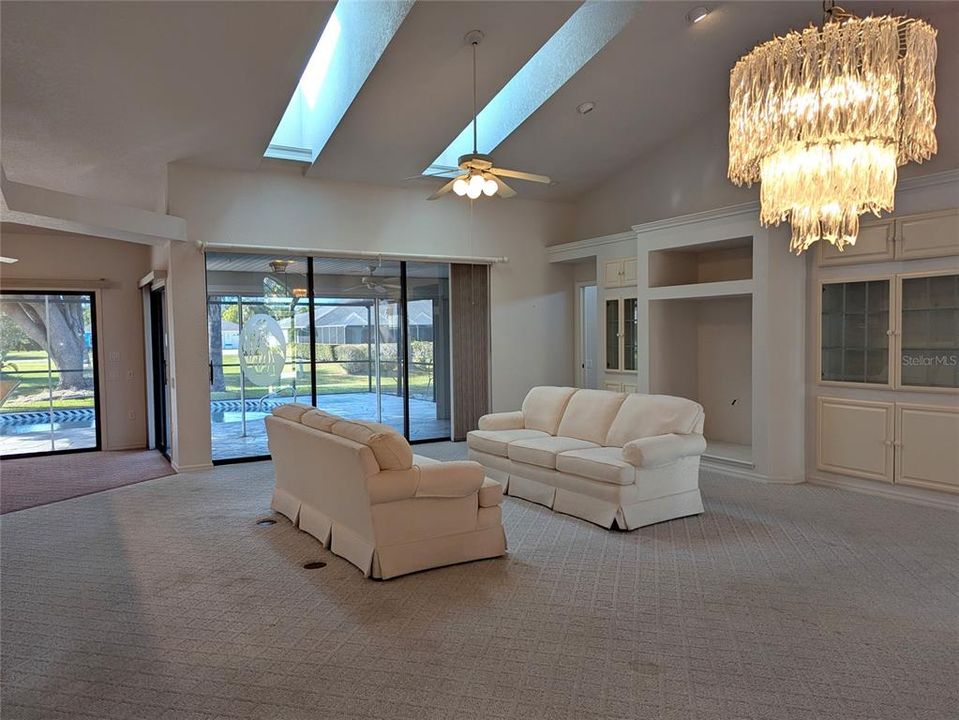 For Sale: $389,000 (3 beds, 2 baths, 2199 Square Feet)