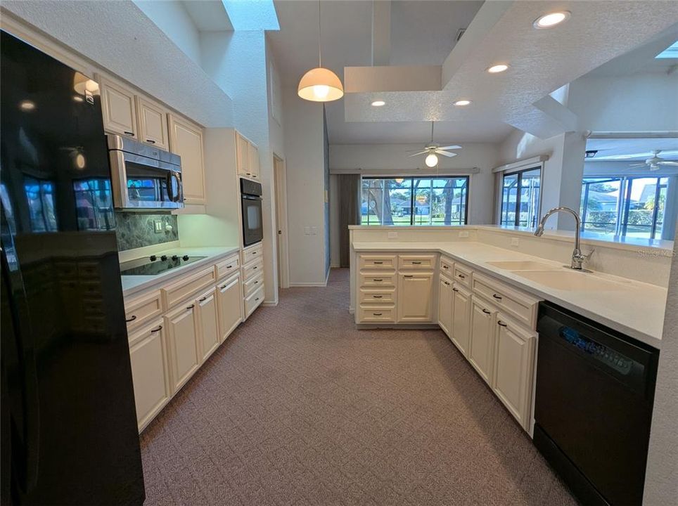 For Sale: $389,000 (3 beds, 2 baths, 2199 Square Feet)