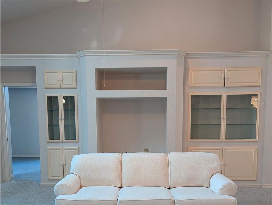 For Sale: $389,000 (3 beds, 2 baths, 2199 Square Feet)