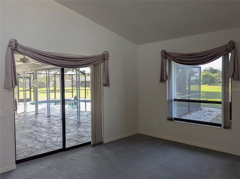 For Sale: $389,000 (3 beds, 2 baths, 2199 Square Feet)