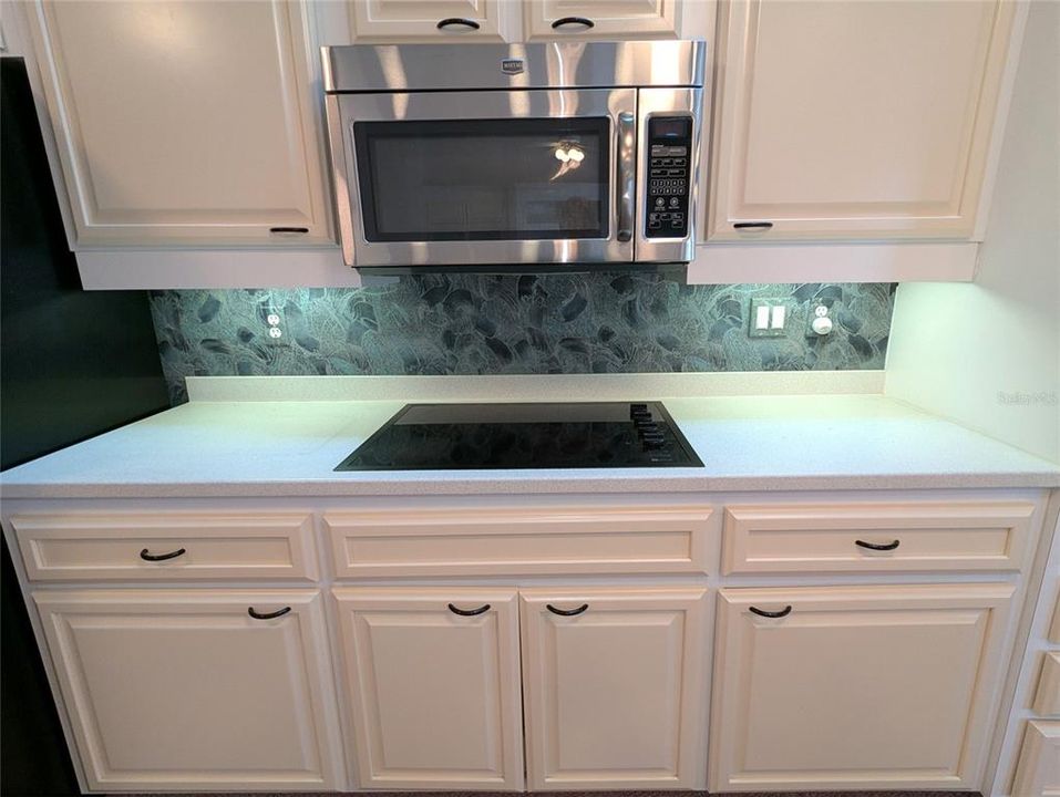 For Sale: $389,000 (3 beds, 2 baths, 2199 Square Feet)