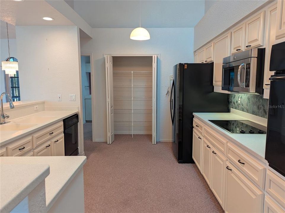 For Sale: $389,000 (3 beds, 2 baths, 2199 Square Feet)