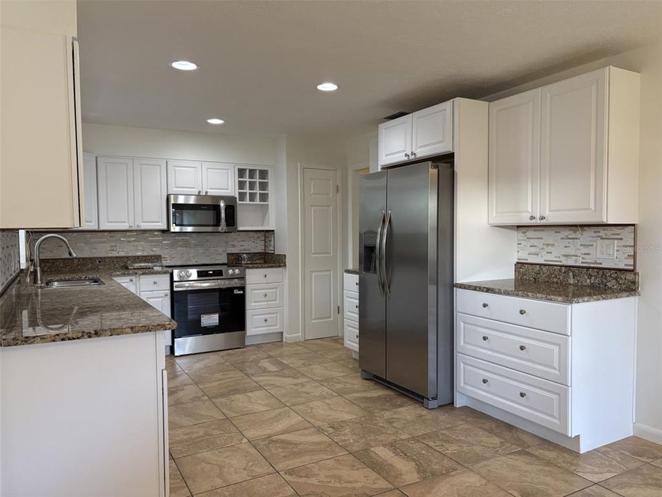 For Sale: $350,000 (3 beds, 2 baths, 1468 Square Feet)