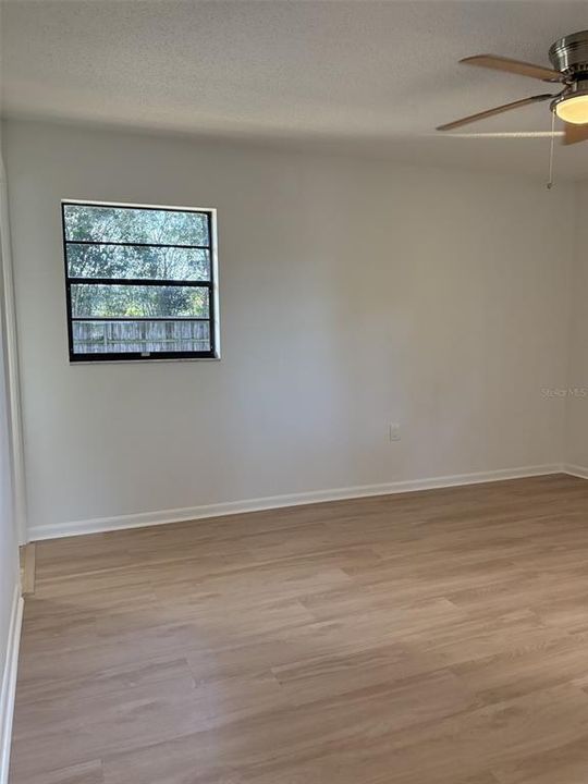 For Sale: $350,000 (3 beds, 2 baths, 1468 Square Feet)