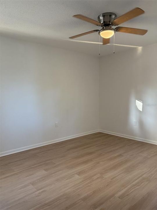 For Sale: $350,000 (3 beds, 2 baths, 1468 Square Feet)