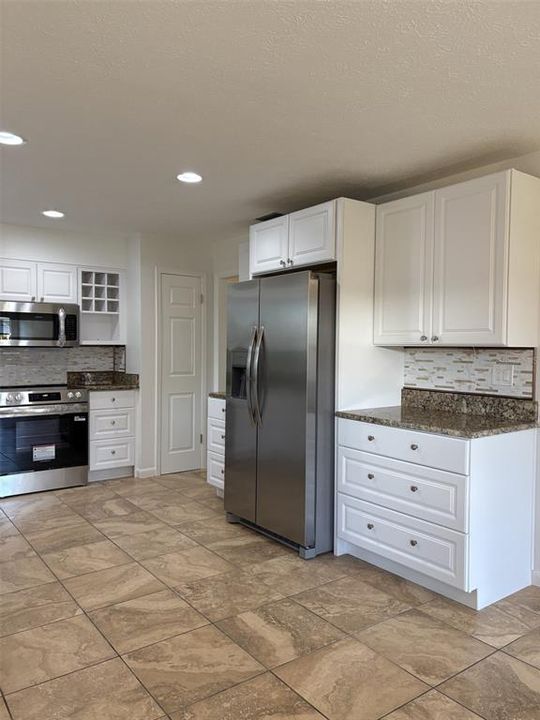 For Sale: $350,000 (3 beds, 2 baths, 1468 Square Feet)