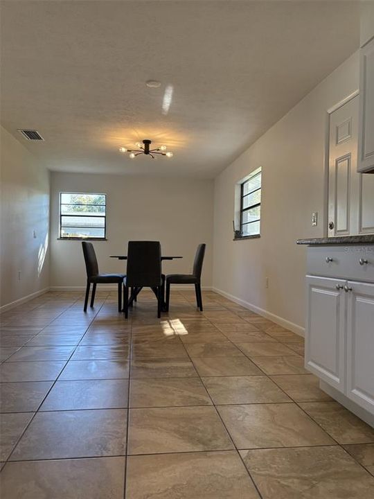 For Sale: $350,000 (3 beds, 2 baths, 1468 Square Feet)