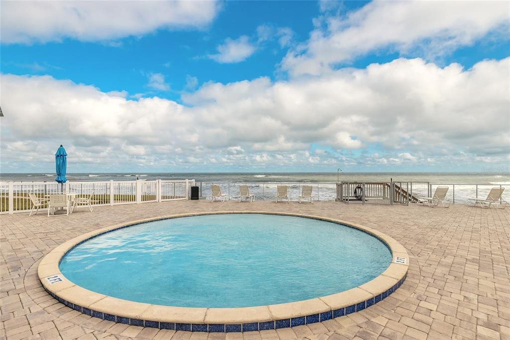 En Venta: $535,000 (2 camas, 2 baños, 950 Pies cuadrados)