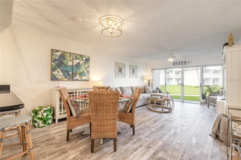 En Venta: $535,000 (2 camas, 2 baños, 950 Pies cuadrados)