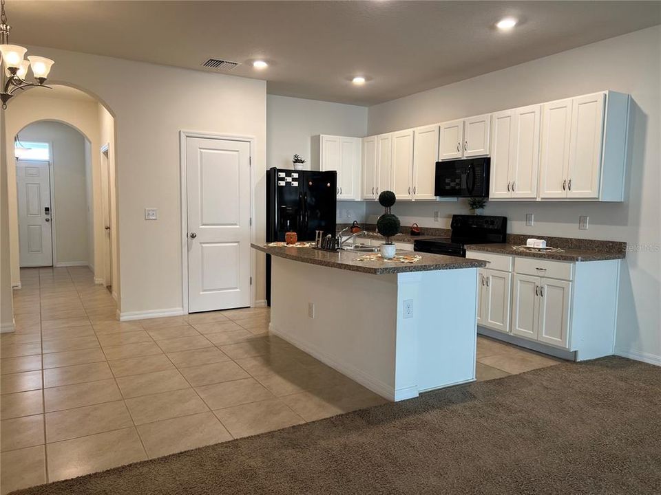 For Sale: $290,000 (3 beds, 2 baths, 1707 Square Feet)