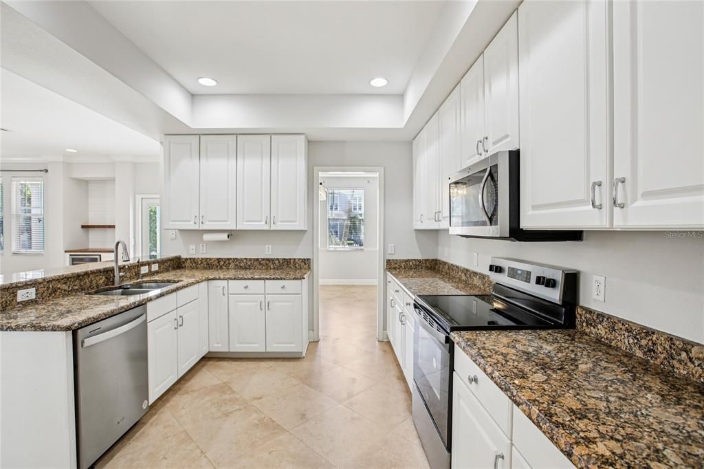 待售: $599,500 (4 贝兹, 3 浴室, 2716 平方英尺)