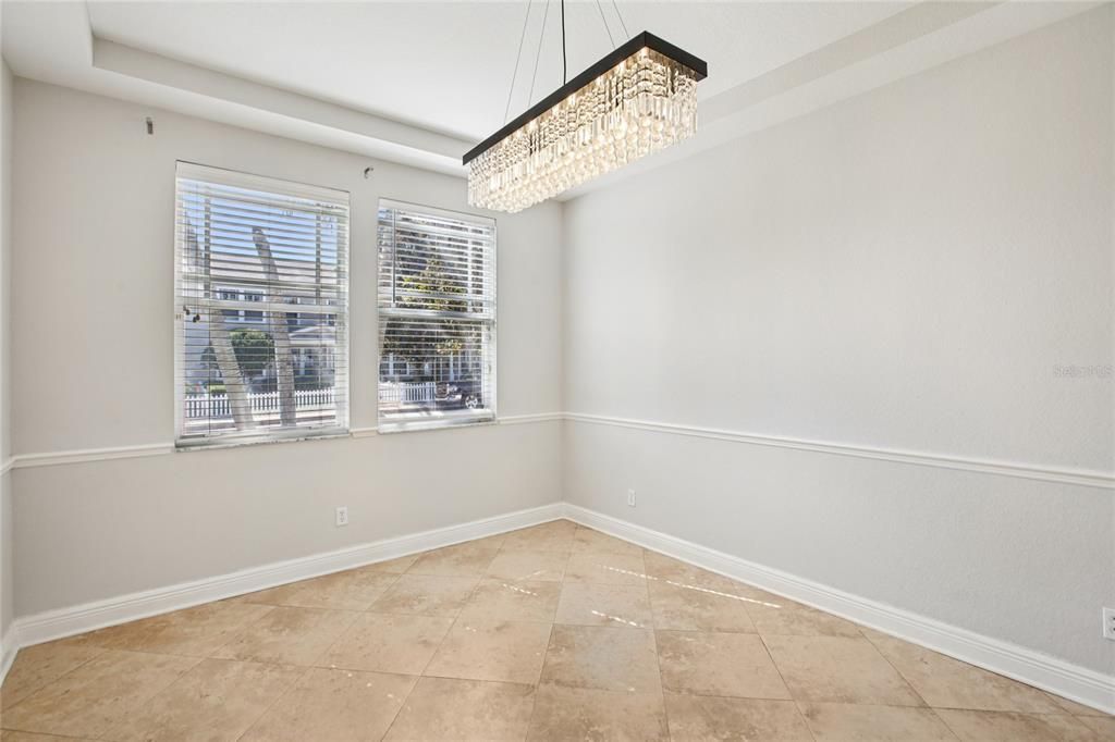 待售: $599,500 (4 贝兹, 3 浴室, 2716 平方英尺)