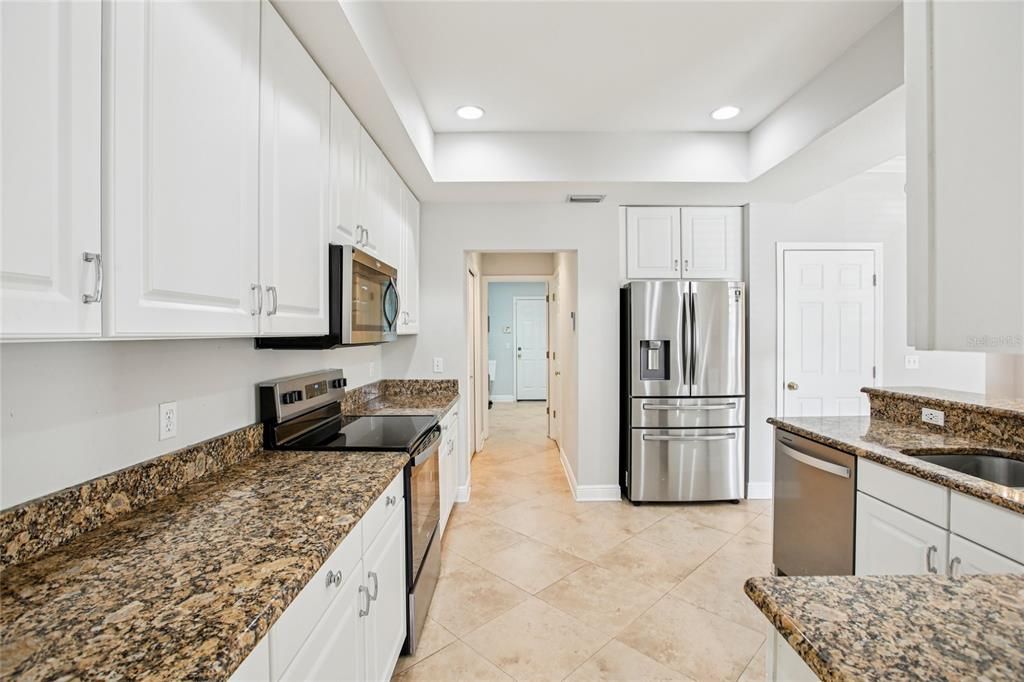 待售: $599,500 (4 贝兹, 3 浴室, 2716 平方英尺)