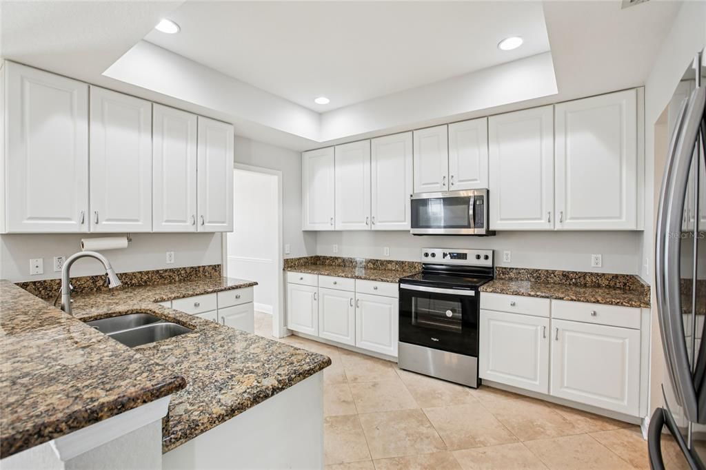 待售: $599,500 (4 贝兹, 3 浴室, 2716 平方英尺)