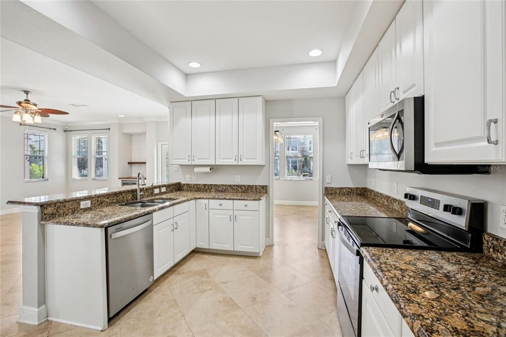 待售: $599,500 (4 贝兹, 3 浴室, 2716 平方英尺)