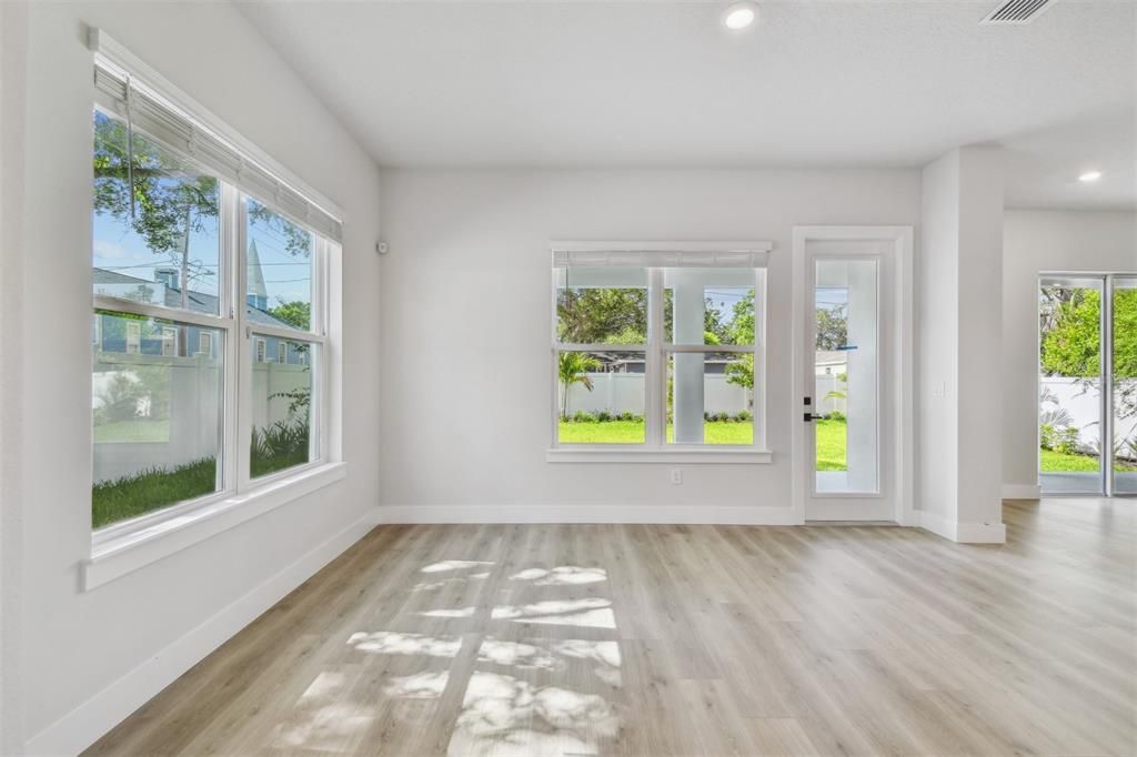 Active With Contract: $1,599,990 (5 beds, 4 baths, 3489 Square Feet)