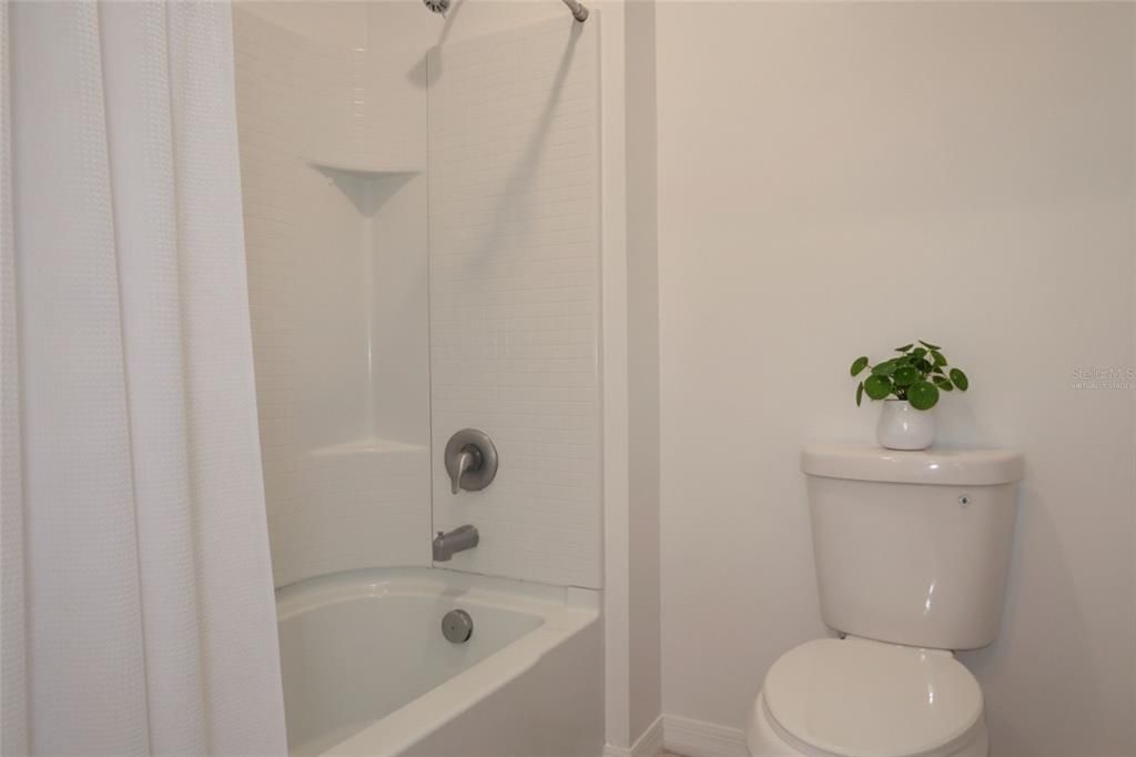 For Sale: $395,900 (5 beds, 3 baths, 2616 Square Feet)