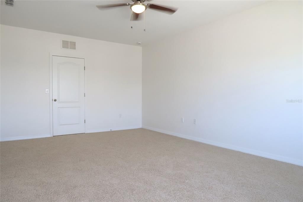 For Sale: $395,900 (5 beds, 3 baths, 2616 Square Feet)