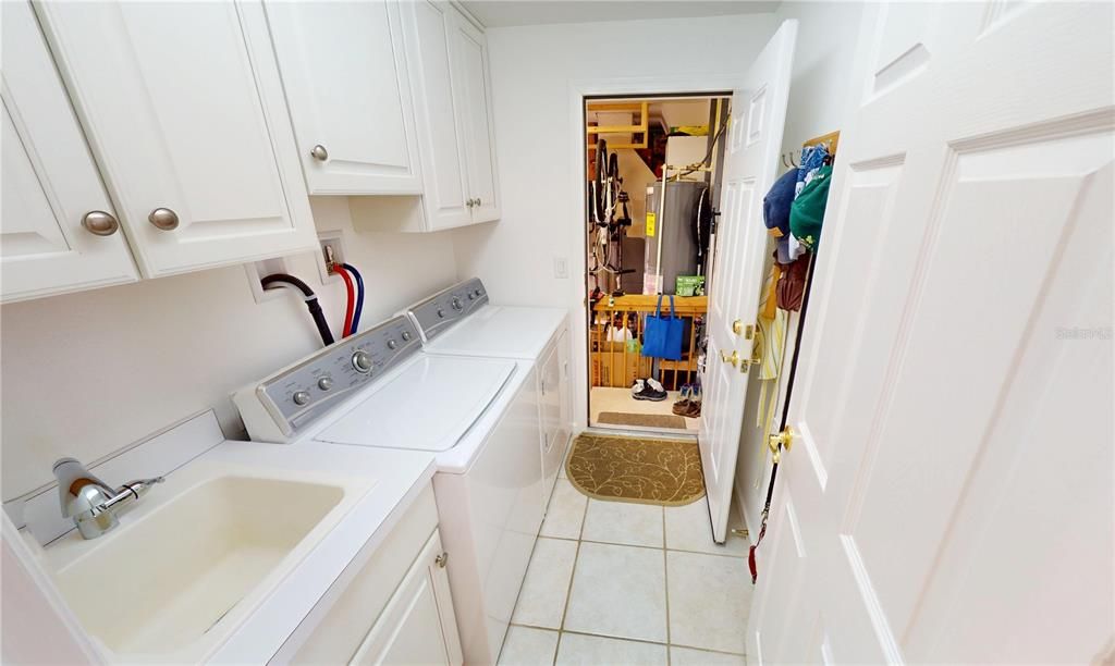 Под контрактом: $559,000 (3 спален, 2 ванн, 1697 Квадратных фут)