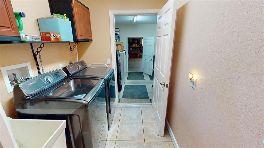 На продажу: $575,000 (3 спален, 2 ванн, 1912 Квадратных фут)