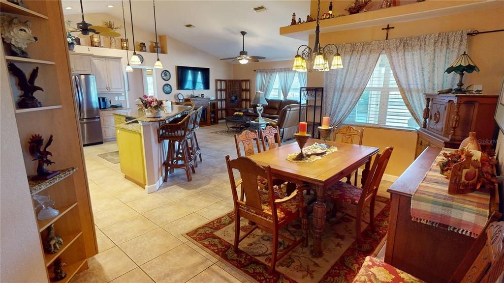 На продажу: $575,000 (3 спален, 2 ванн, 1912 Квадратных фут)