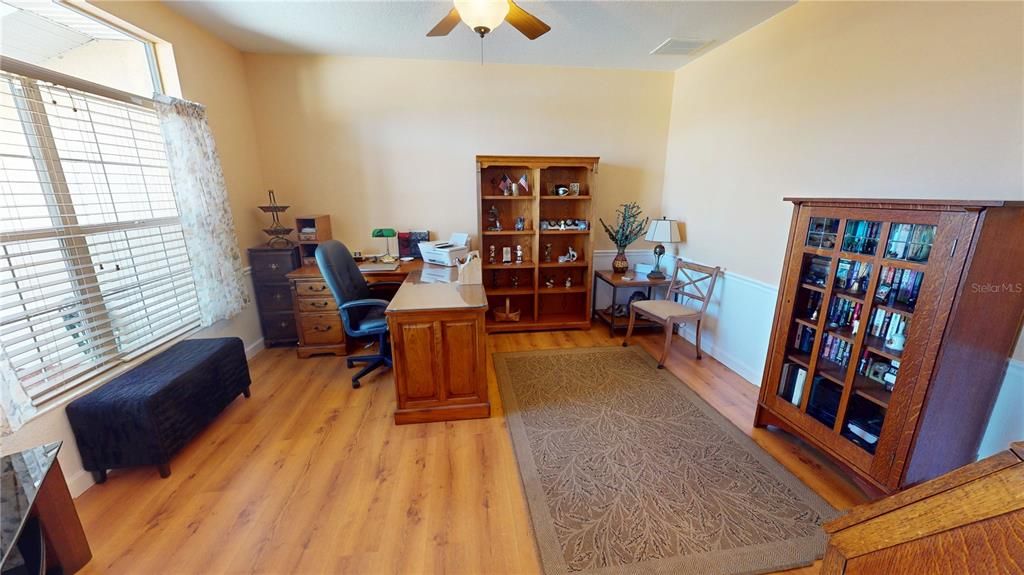 На продажу: $575,000 (3 спален, 2 ванн, 1912 Квадратных фут)