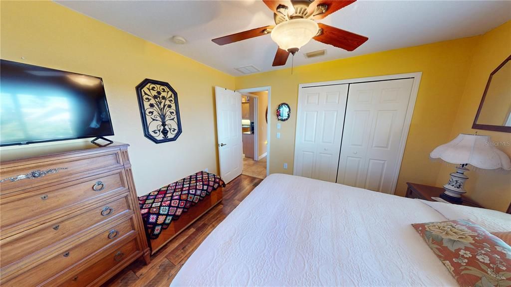 На продажу: $575,000 (3 спален, 2 ванн, 1912 Квадратных фут)