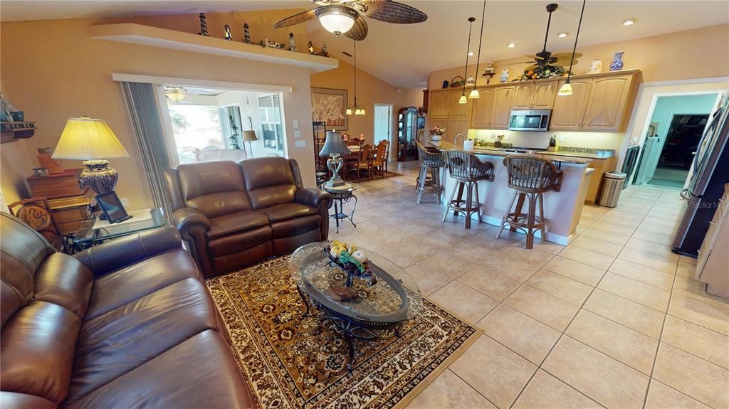 На продажу: $575,000 (3 спален, 2 ванн, 1912 Квадратных фут)