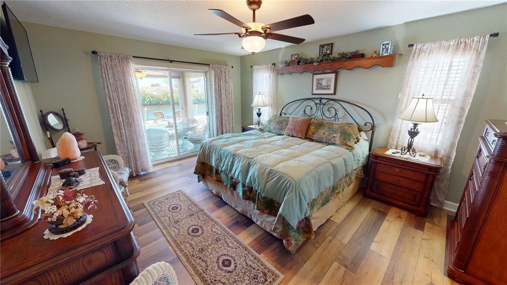 На продажу: $575,000 (3 спален, 2 ванн, 1912 Квадратных фут)