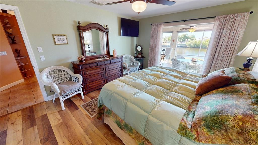 На продажу: $575,000 (3 спален, 2 ванн, 1912 Квадратных фут)