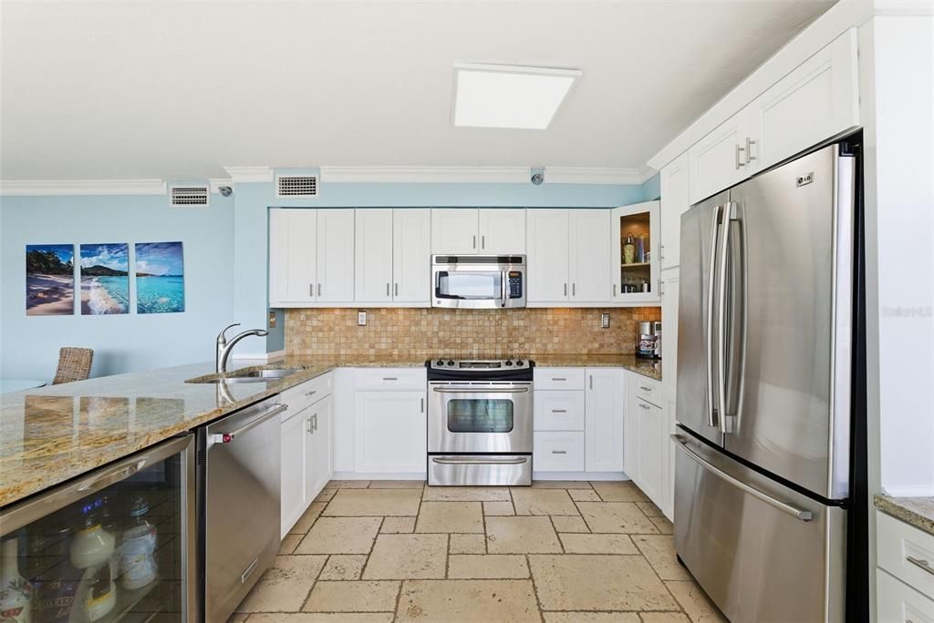 На продажу: $699,900 (2 спален, 2 ванн, 1140 Квадратных фут)