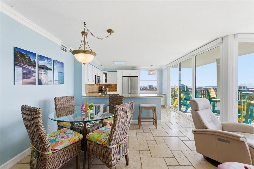 На продажу: $699,900 (2 спален, 2 ванн, 1140 Квадратных фут)