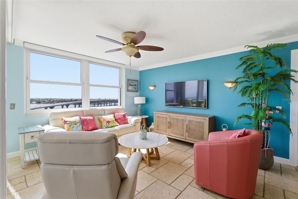 На продажу: $699,900 (2 спален, 2 ванн, 1140 Квадратных фут)